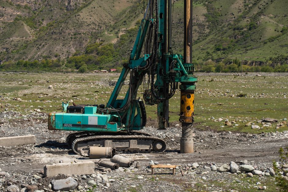Drilling rig equipment used for well construction.